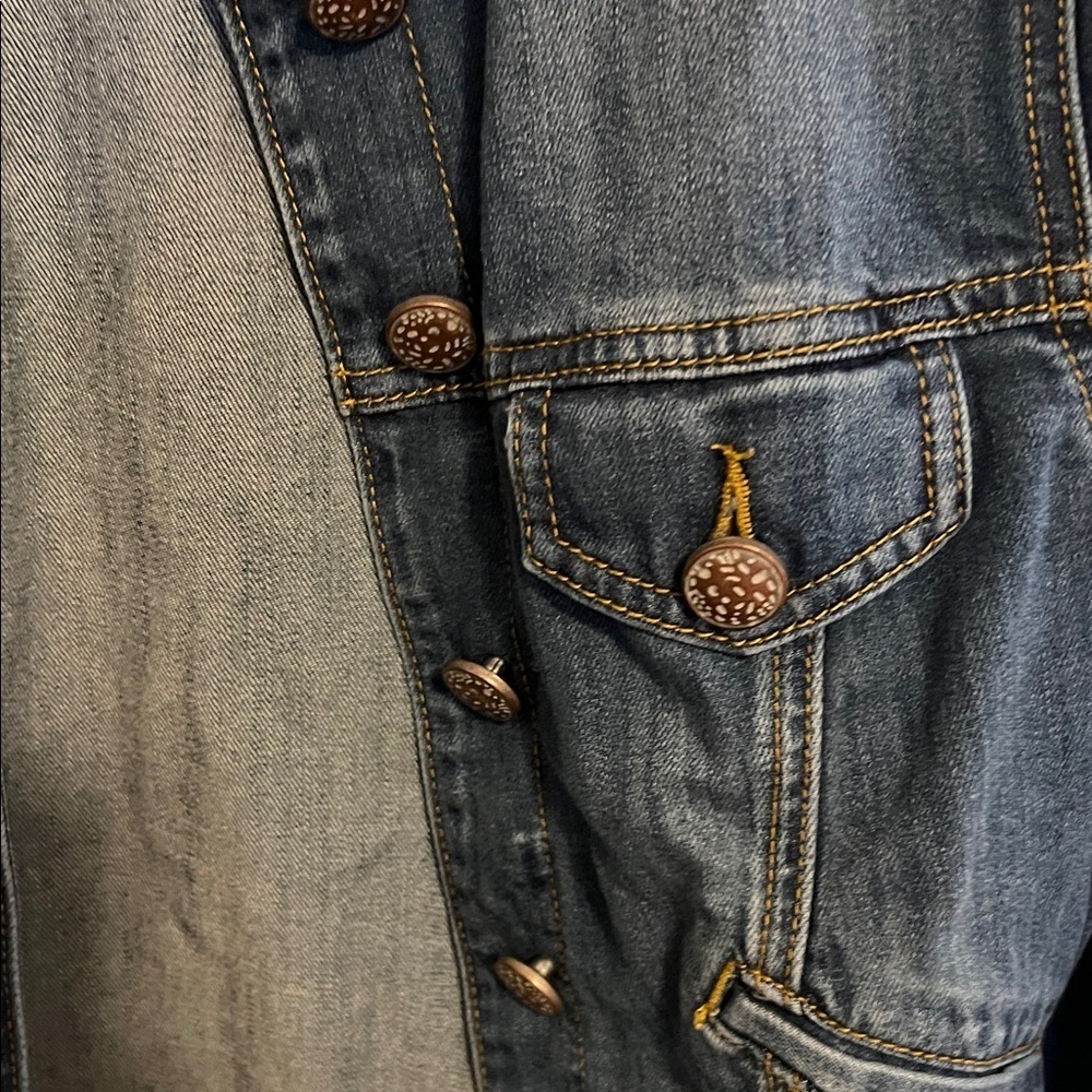 CAbi Blue Denim cropped Jacket - Picture 3 of 5